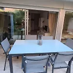 Le Lodge, T2 classé 3 étoiles avec jardin, parking, piscine&mer à 2 pas